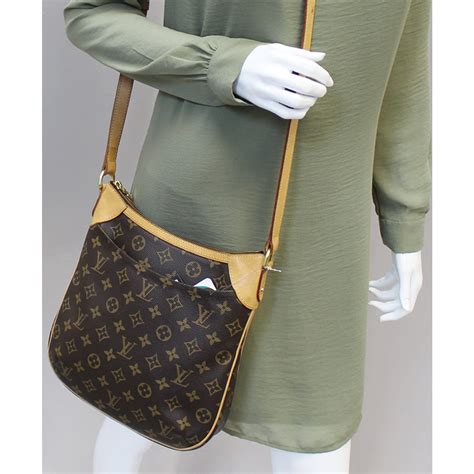 louis vuitton burgundy monogram patent crossbody bag|Louis Vuitton body bag price.